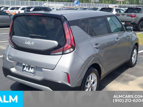 Used 2024 Kia Soul LX w/ Option Group 015 FWD image 6