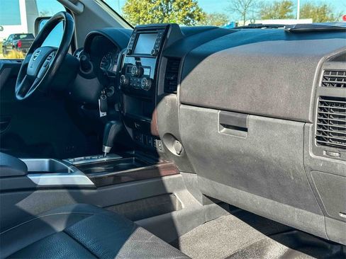 Used 2014 Nissan Titan SL image 20