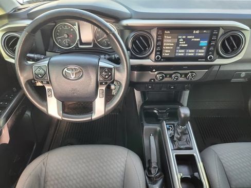 Used 2020 Toyota Tacoma SR5 w/ SR5 Appearance Package (SM) RWD image 27