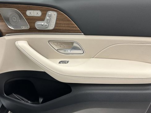 New 2026 Mercedes-Benz GLS 450 4MATIC image 17