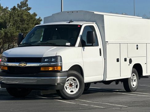 New 2025 Chevrolet Express 3500 Work Van w/ Power Convenience Package image 8