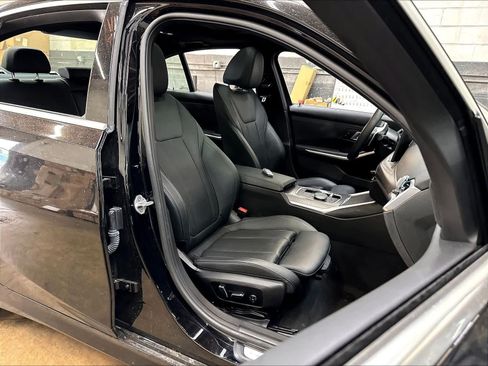 Used 2025 BMW 330i Sedan w/ Convenience Package RWD image 10