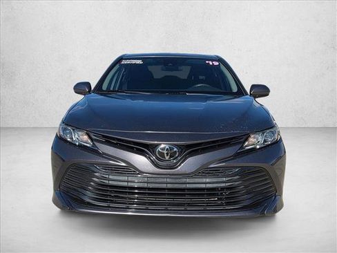 Used 2019 Toyota Camry LE image 2