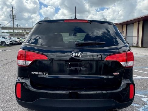 Used 2014 Kia Sorento LX image 4