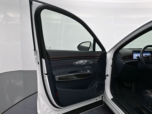 Used 2026 Genesis GV70 3.5T Sport Prestige image 15