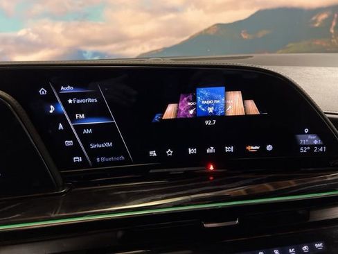 Used 2023 Cadillac Escalade ESV Sport image 33