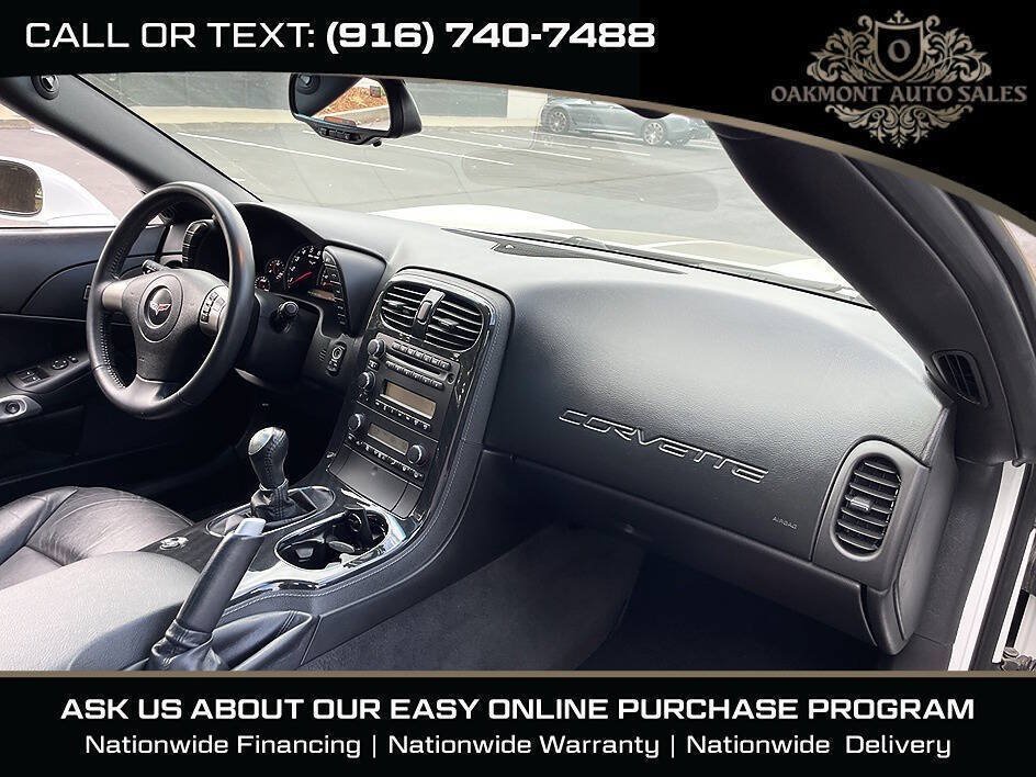 Used 2011 Chevrolet Corvette Coupe w/ 1LT RWD image 17