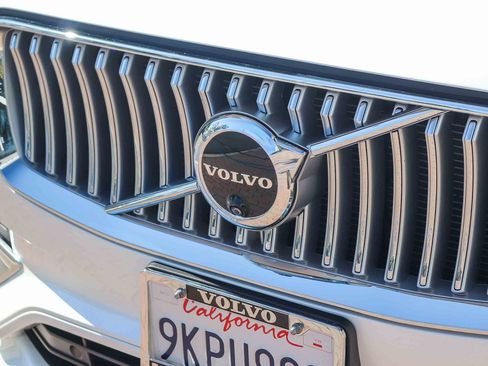 Used 2024 Volvo XC90 T8 Ultimate w/ Protection Package Premier AWD/4WD image 12