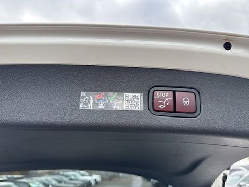 Certified 2026 Mercedes-Benz GLC 300 4MATIC image 29