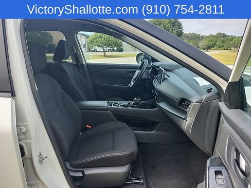 Used 2024 Nissan Rogue S AWD/4WD image 30