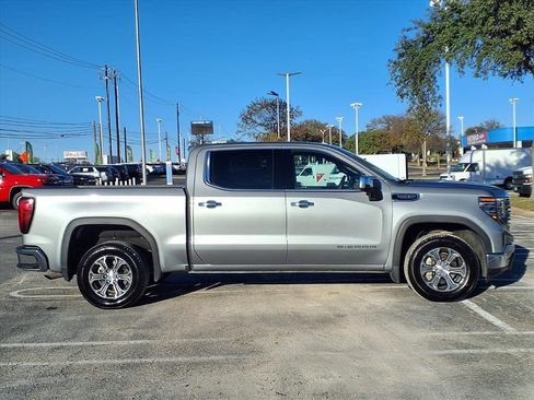Used 2025 GMC Sierra 1500 SLT image 4