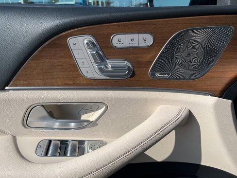 Used 2021 Mercedes-Benz GLS 450 4MATIC image 10