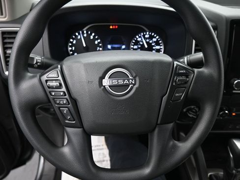 Used 2023 Nissan Frontier SV image 19
