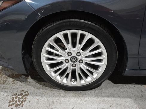 Used 2019 Toyota Avalon Limited image 56