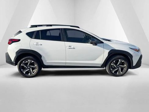 Used 2024 Subaru Crosstrek 2.0i Premium w/ Crosstrek Mirror Package image 7