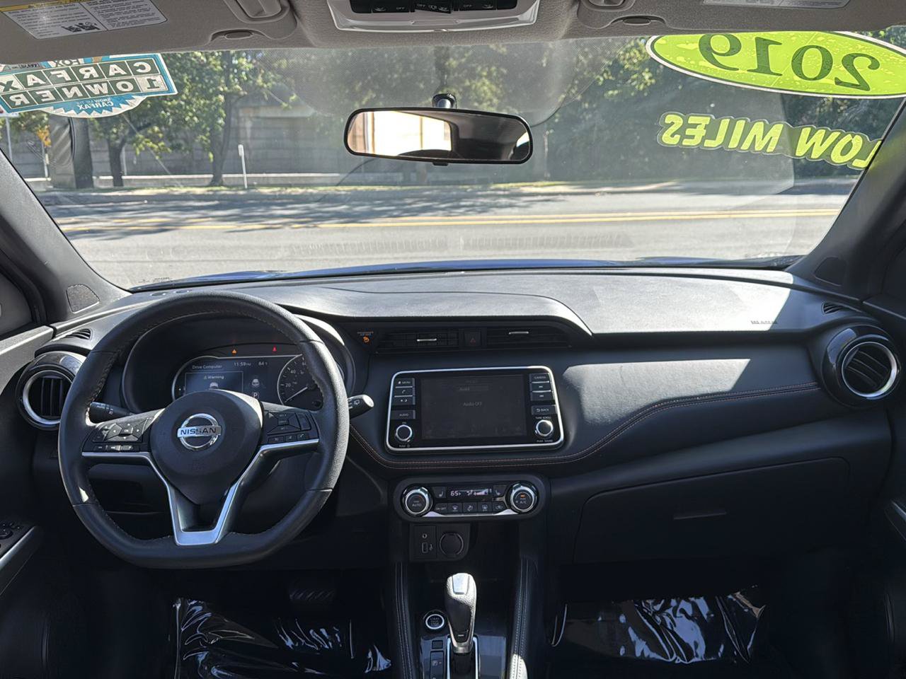 Used 2019 Nissan Kicks SR w/ SR Premium Package FWD image 11