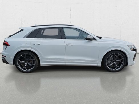 New 2026 Audi RS Q8 performance image 4