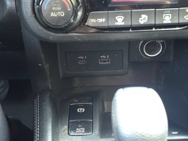Used 2022 Nissan Kicks SV FWD image 32