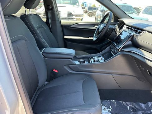 New 2026 Jeep Grand Cherokee L 2WD image 14