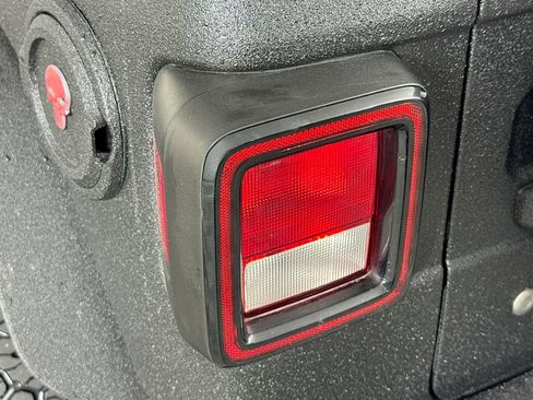 Used 2020 Jeep Wrangler Sport AWD/4WD image 30