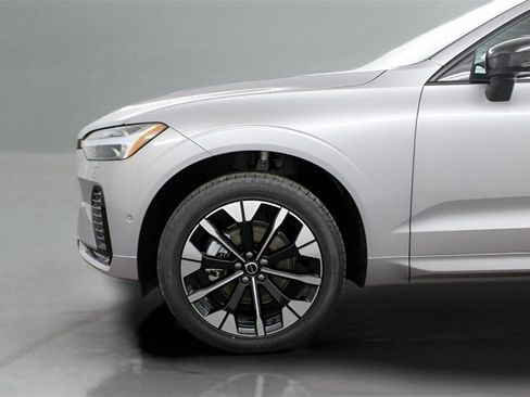 New 2026 Volvo XC60 B5 Plus w/ Protection Package Premier image 32