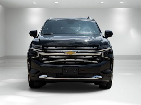 Used 2023 Chevrolet Suburban LT RWD image 4