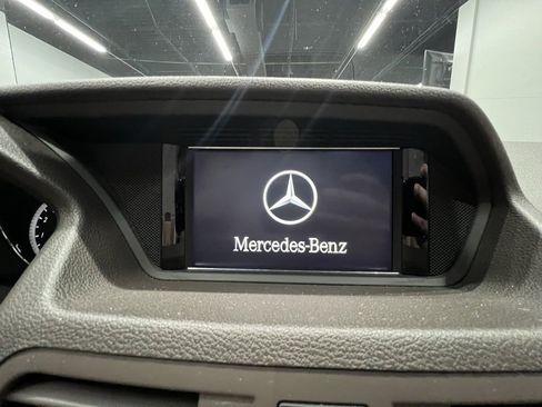 Used 2011 Mercedes-Benz E 550 E 550 w/ Premium 2 Pkg image 42