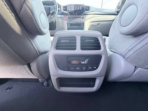 Used 2021 Honda Pilot EX image 31