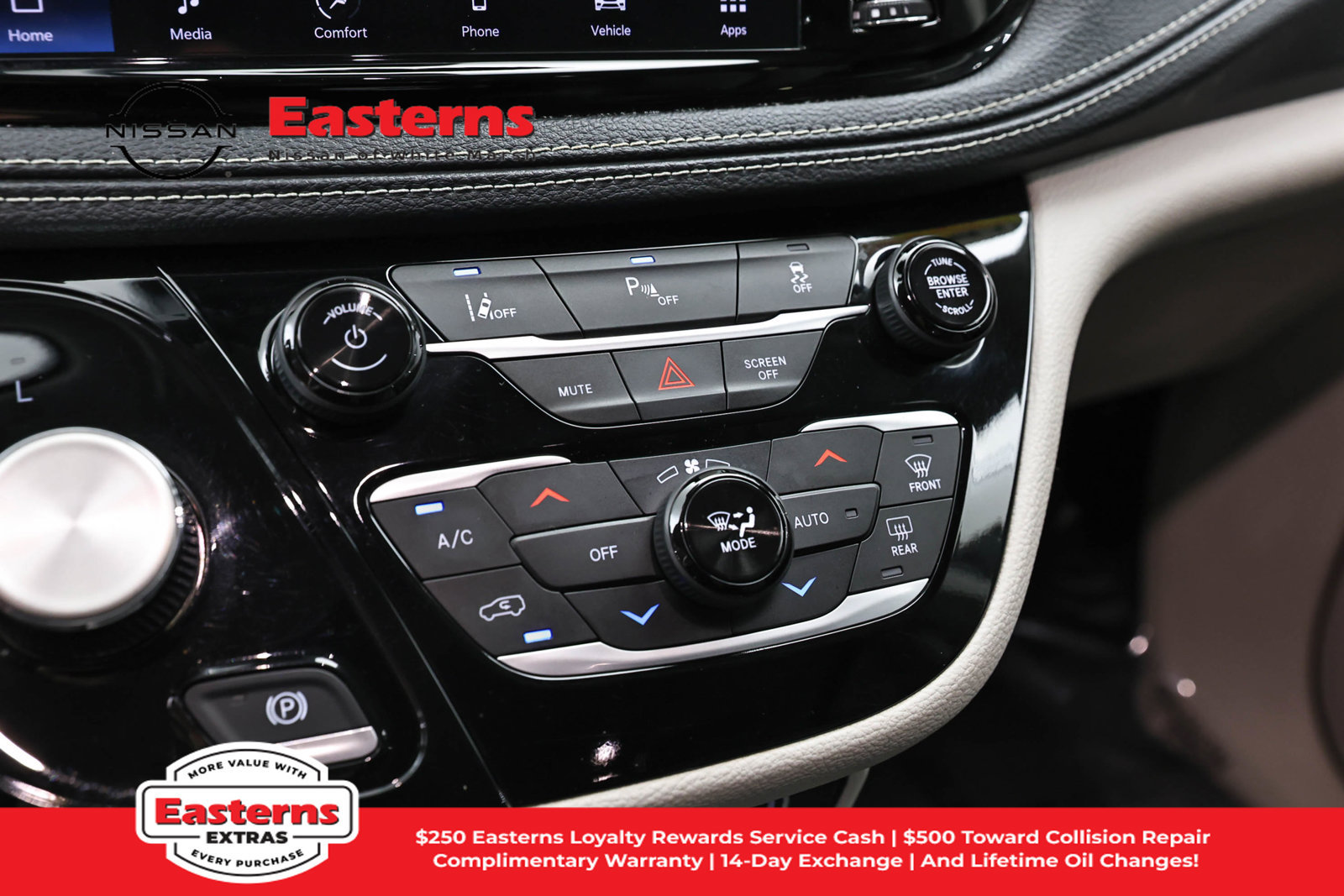 Used 2023 Chrysler Pacifica Touring-L FWD image 21