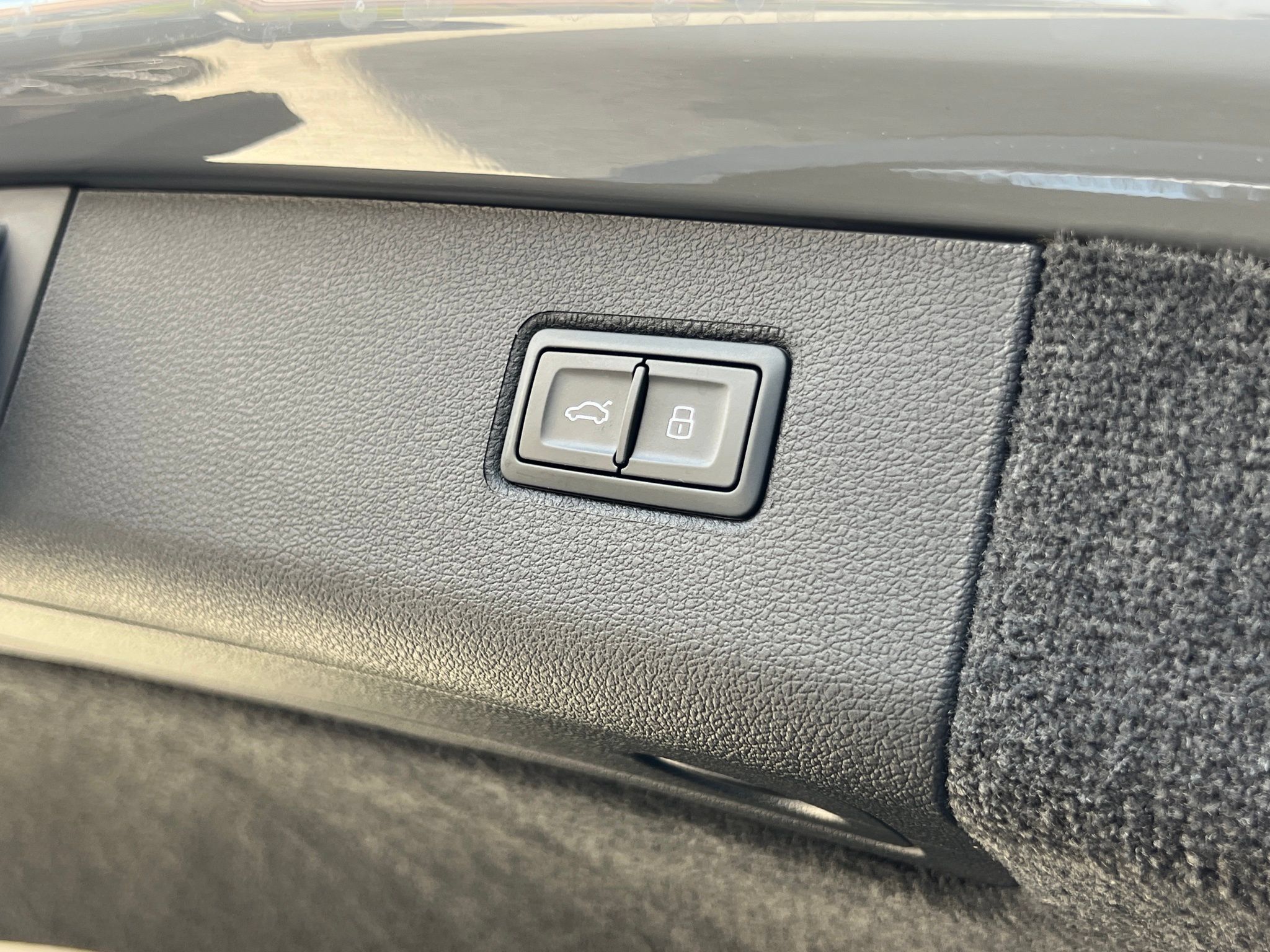 Certified 2024 Bentley Bentayga AWD/4WD image 26