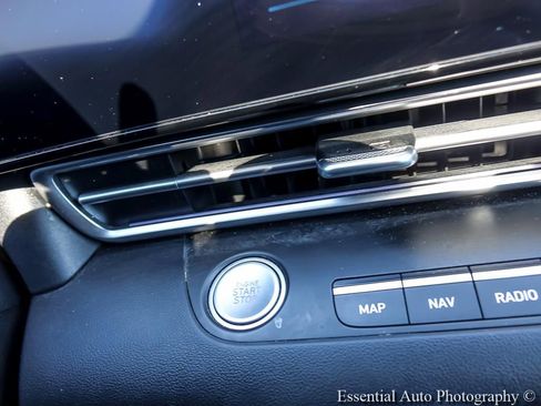 Used 2025 Hyundai Elantra Limited FWD image 17