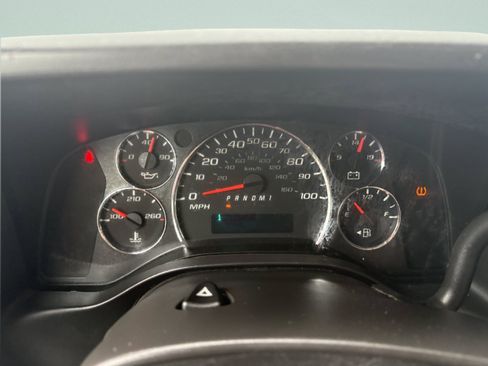 Used 2017 Chevrolet Express 3500 RWD image 30