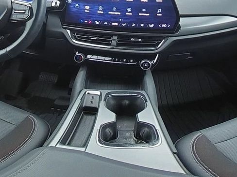 Used 2024 Chevrolet Equinox EV RS image 22