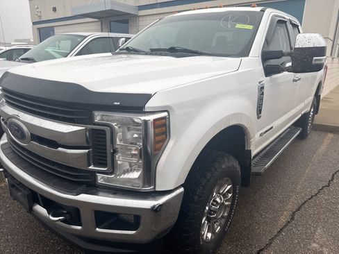 Used 2019 Ford F250 XLT w/ XLT Premium Package image 2