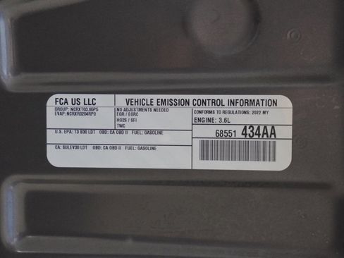 Certified 2022 Jeep Grand Cherokee Laredo w/ Luxury Tech Group I image 29