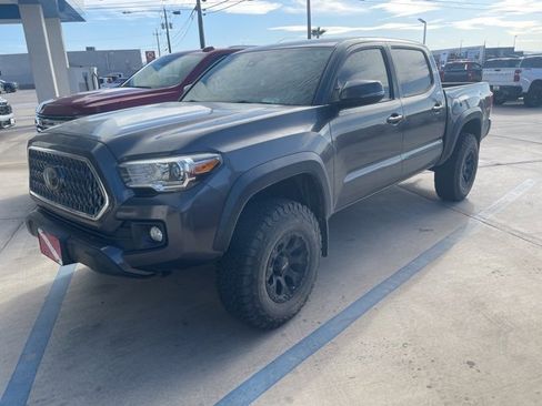 Used 2019 Toyota Tacoma TRD Off-Road image 4