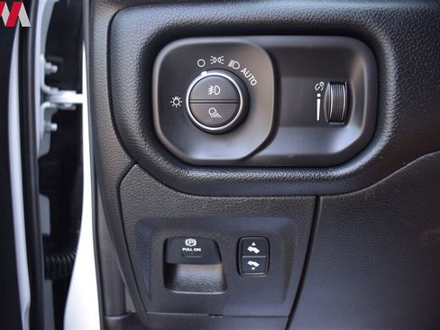 Used 2021 RAM 1500 Big Horn image 14