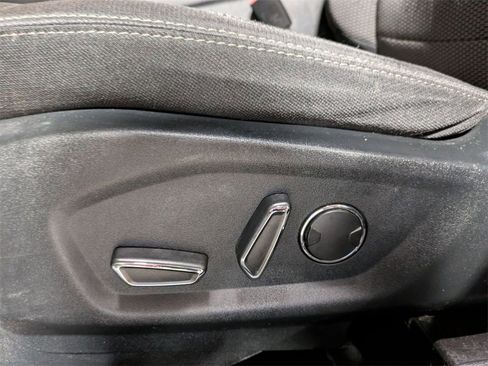 Used 2018 Ford Explorer XLT image 13