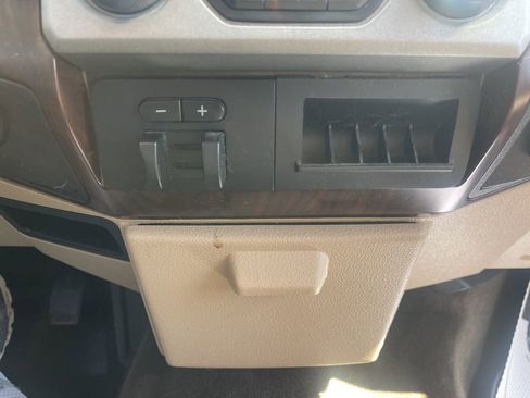 Used 2014 Ford F250 Lariat w/ Chrome Package AWD/4WD image 24