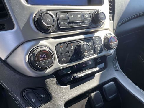 Used 2018 GMC Yukon XL SLT w/ HD Trailering Package image 16