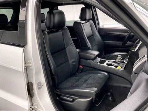 Used 2018 Jeep Grand Cherokee Altitude AWD/4WD image 7