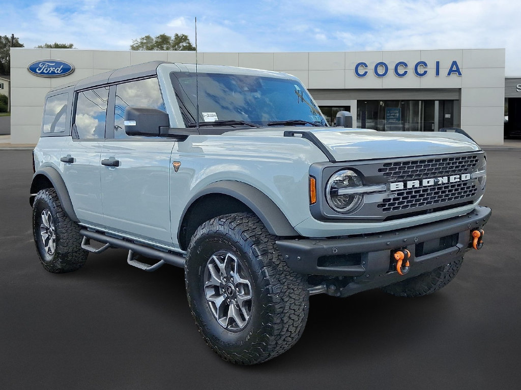 Certified 2023 Ford Bronco Badlands AWD/4WD image 3