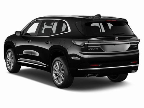 Used 2025 Buick Enclave Avenir image 2