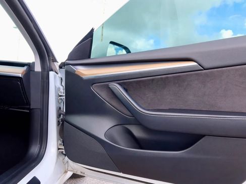 Used 2021 Tesla Model 3 Long Range AWD/4WD image 17