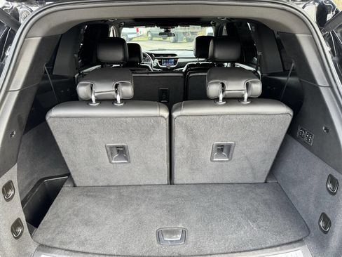 Used 2022 Cadillac XT6 Premium Luxury image 22