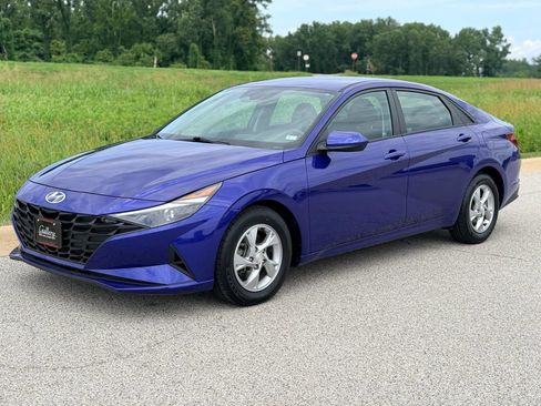 Used 2021 Hyundai Elantra SE FWD image 1