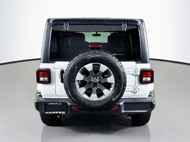 Used 2022 Jeep Wrangler Unlimited Sahara w/ Cold Weather Group AWD/4WD image 8
