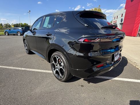 Certified 2025 Alfa Romeo Tonale w/ Premium Package AWD/4WD image 9