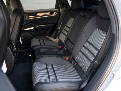 New 2026 Porsche Cayenne GTS AWD/4WD image 18