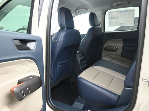 New 2025 Ford Maverick Lariat w/ 4K Tow Package image 18